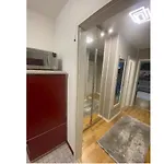 Apartment Zentrale Design-ferienwohnung Mit Balkon Und Stellplatz In - Apolonialiving