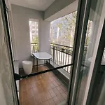 Zentrale Design-ferienwohnung Mit Balkon Und Stellplatz In - Apolonialiving Apartment Karlsruhe