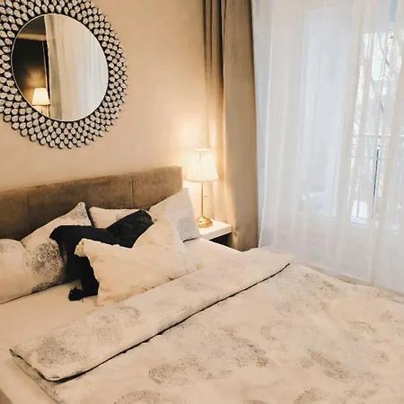 Designer Mit Balkon In Karlsruhes Zentrum - Apolonialiving Karlsruhe