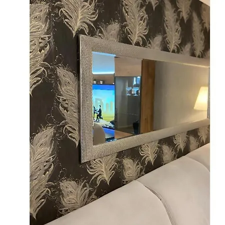 Apartment Designer Mit Balkon In Karlsruhes Zentrum - Apolonialiving *