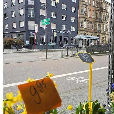 Apartment Zentrale Design-ferienwohnung Mit Balkon Und Stellplatz In - Apolonialiving Karlsruhe