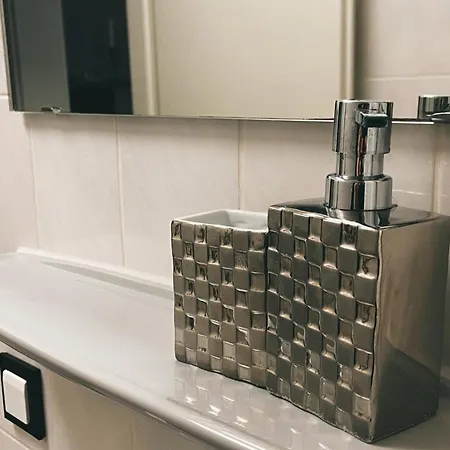 Designer Mit Balkon In Karlsruhes Zentrum - Apolonialiving Apartment