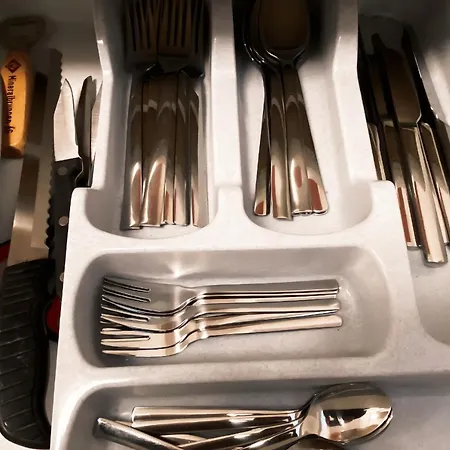 Zentrale Design-ferienwohnung Mit Balkon Und Stellplatz In - Apolonialiving Apartment *