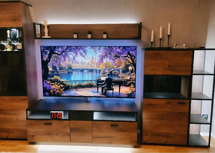 Zentrale Design-ferienwohnung Mit Balkon Und Stellplatz In - Apolonialiving