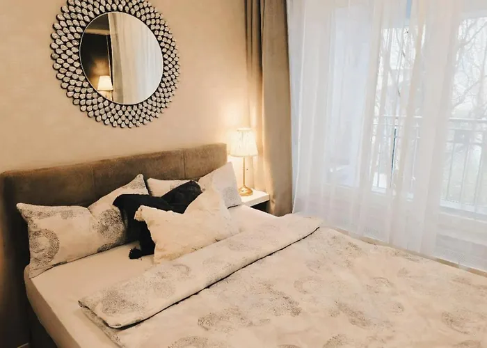 Zentrale Design-ferienwohnung Mit Balkon Und Stellplatz In - Apolonialiving كارلسروه