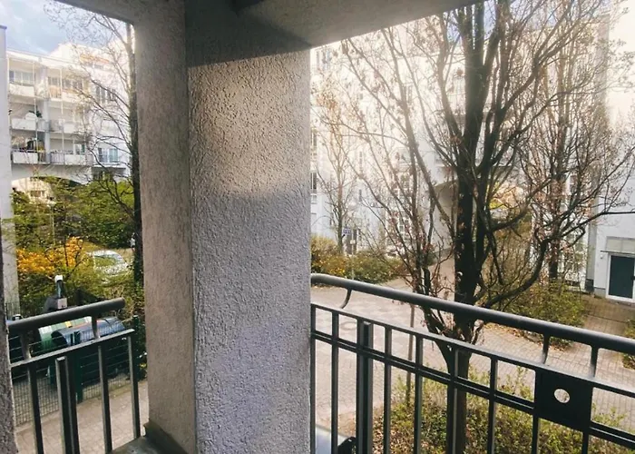 Zentrale Design-ferienwohnung Mit Balkon Und Stellplatz In - Apolonialiving شقة كارلسروه