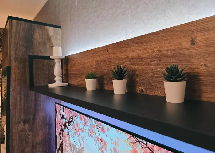 Zentrale Design-ferienwohnung Mit Balkon Und Stellplatz In - Apolonialiving شقة كارلسروه