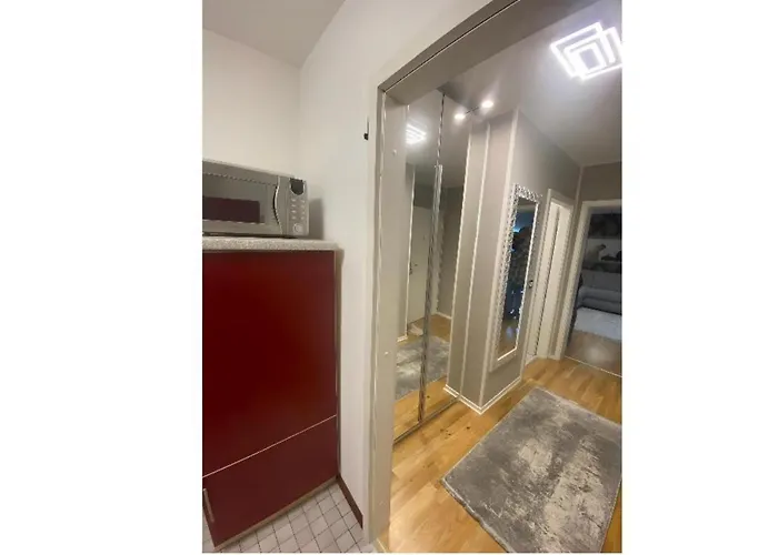 شقة Zentrale Design-ferienwohnung Mit Balkon Und Stellplatz In - Apolonialiving