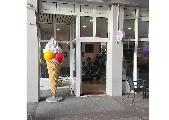 Zentrale Design-ferienwohnung Mit Balkon Und Stellplatz In - Apolonialiving شقة كارلسروه