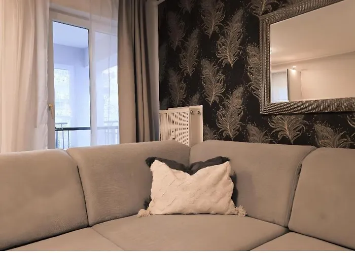 Zentrale Design-ferienwohnung Mit Balkon Und Stellplatz In - Apolonialiving * كارلسروه