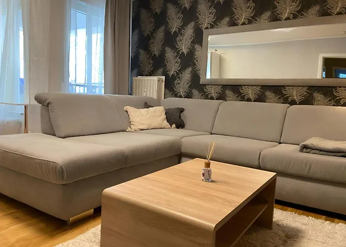 Zentrale Design-ferienwohnung Mit Balkon Und Stellplatz In - Apolonialiving شقة *