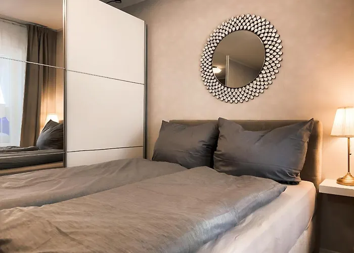 Zentrale Design-ferienwohnung Mit Balkon Und Stellplatz In - Apolonialiving * كارلسروه