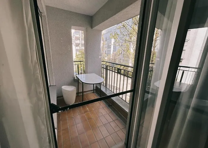 Zentrale Design-ferienwohnung Mit Balkon Und Stellplatz In - Apolonialiving شقة كارلسروه