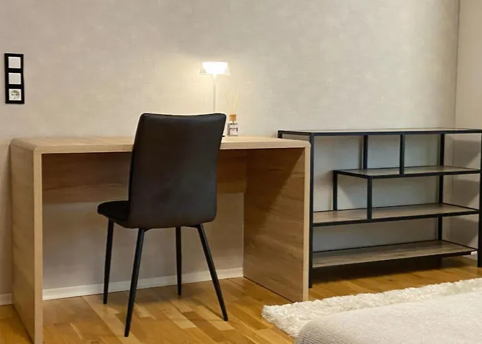 Zentrale Design-ferienwohnung Mit Balkon Und Stellplatz In - Apolonialiving شقة