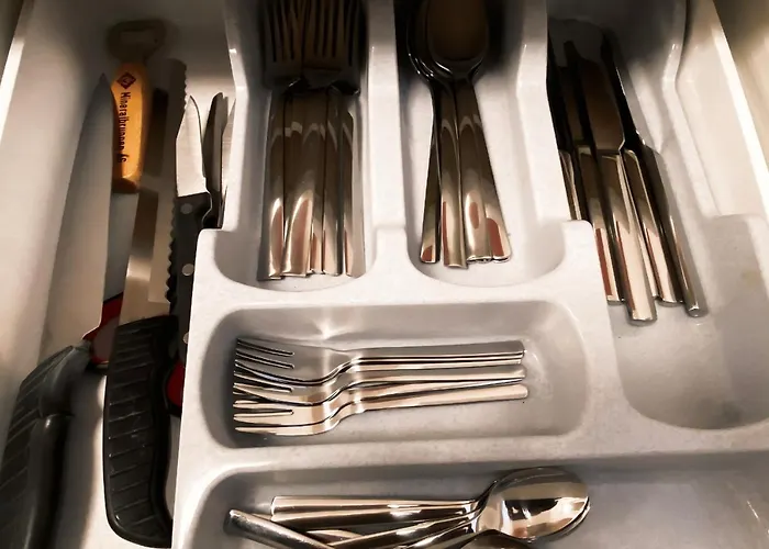 Zentrale Design-ferienwohnung Mit Balkon Und Stellplatz In - Apolonialiving شقة *