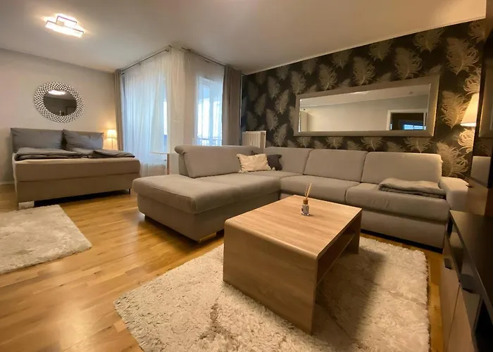 Zentrale Design-ferienwohnung Mit Balkon Und Stellplatz In - Apolonialiving * كارلسروه