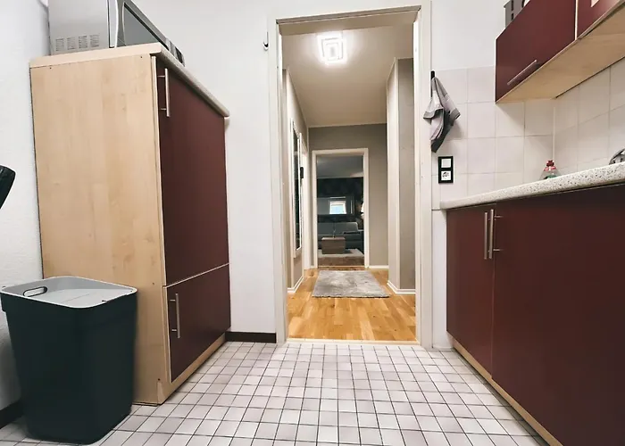 شقة Zentrale Design-ferienwohnung Mit Balkon Und Stellplatz In - Apolonialiving *