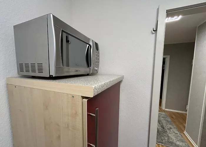 Zentrale Design-ferienwohnung Mit Balkon Und Stellplatz In - Apolonialiving